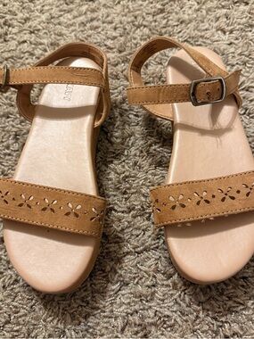 Old Navy Tan Floral Cutout Girls Sandals